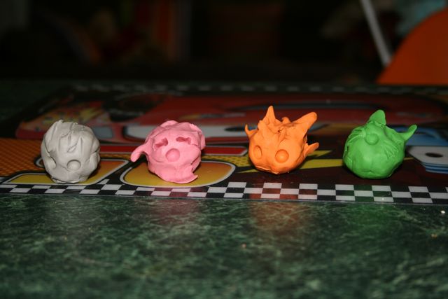 24 - Alien, Old Man, Spike and Cat .....
