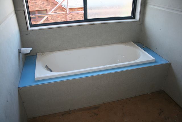 18 - Main upstairs bathroom (kids bathroom)