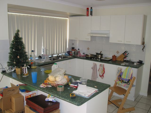 4 - Kitchen