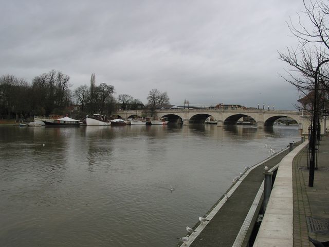 15 - Kingston bridge over the Thames
