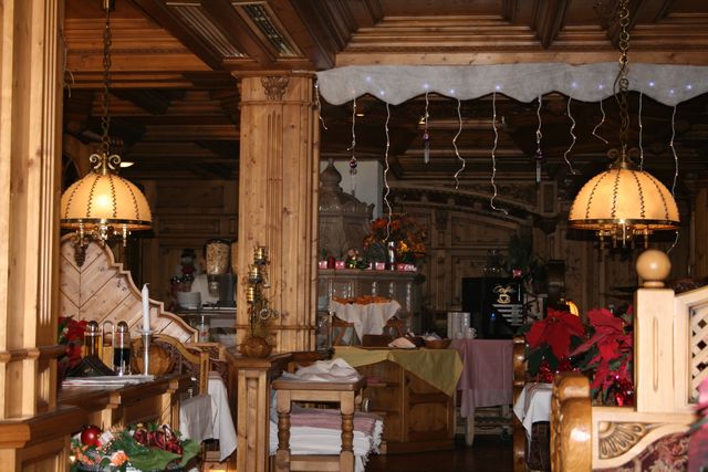 45 - The restaurant at Hotel Tyrolis