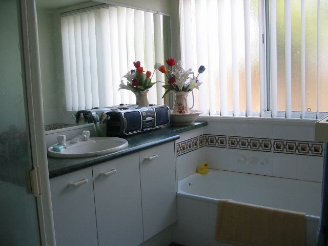 21 - Main bathroom before we moved in