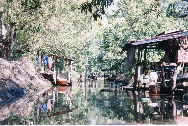 17 - Klong near the floating markets