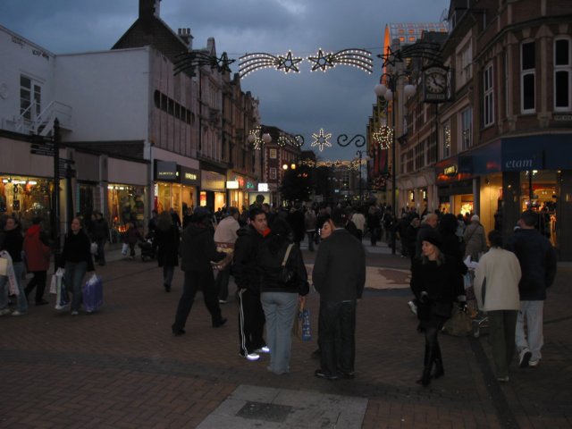 1 - Kingston shopping at christmas