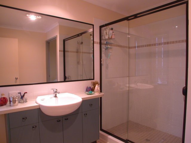 18 - The Ensuite from the master bedroom